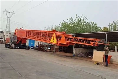 Reclaimer mobile accatastatore telescopico tipo cingolato